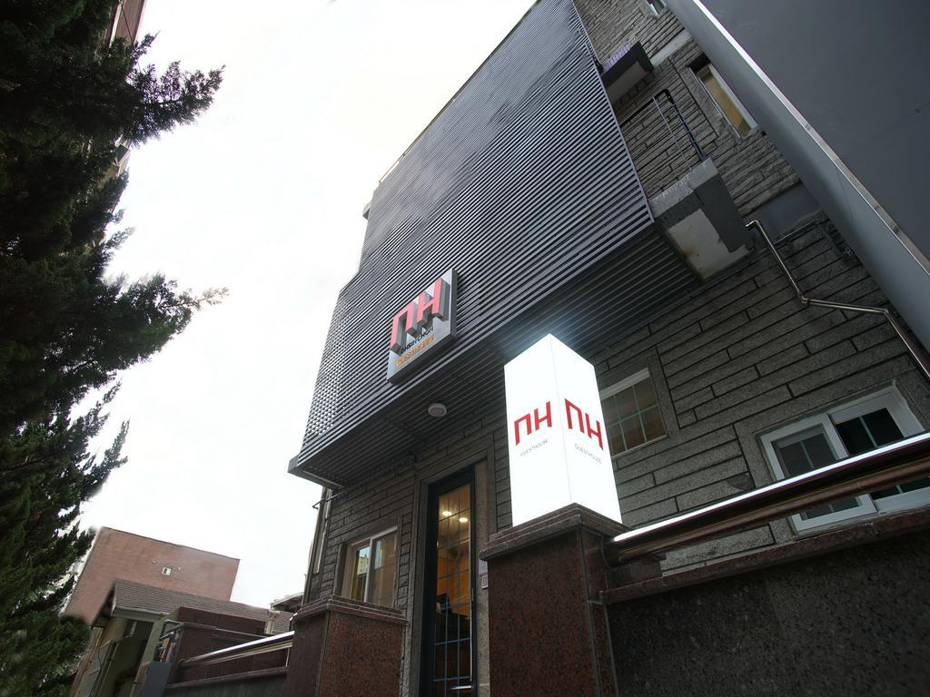 D.H Sinchon Guesthouse Seoul Eksteriør billede