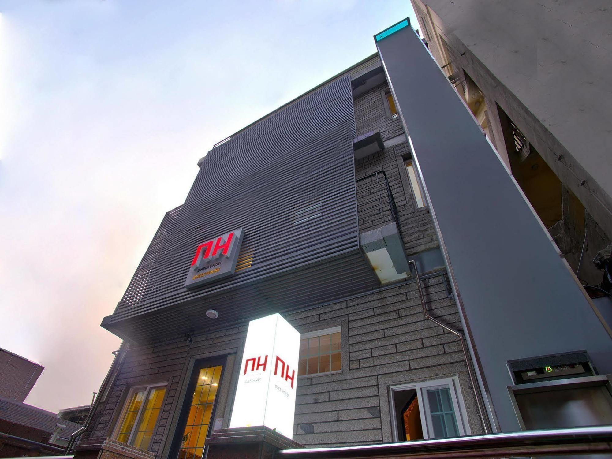 D.H Sinchon Guesthouse Seoul Eksteriør billede