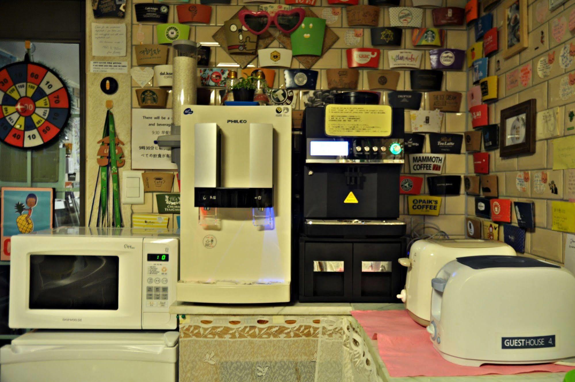 D.H Sinchon Guesthouse Seoul Eksteriør billede